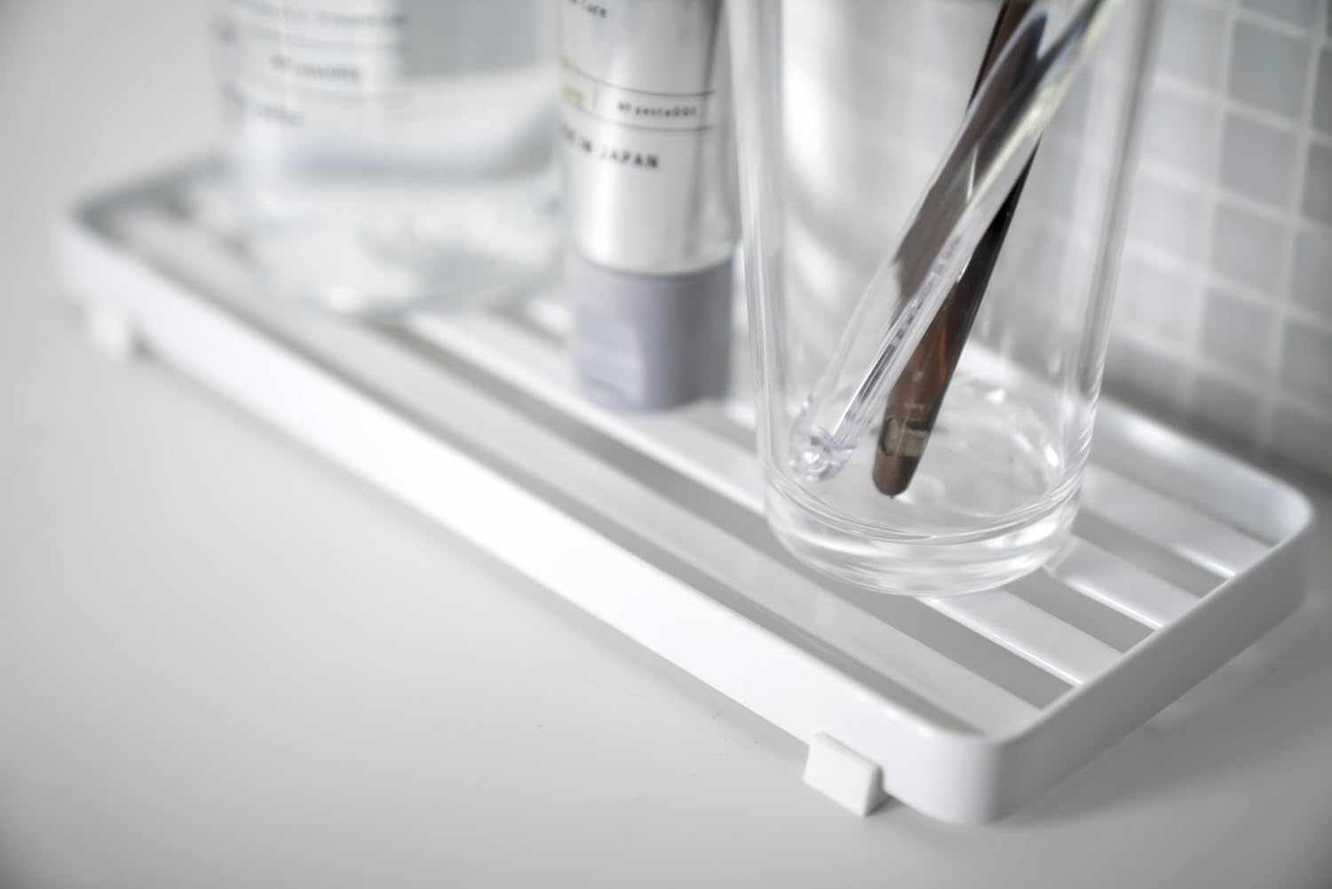 image:imageYAMAZAKI Home Tower Bathroom Tray Steel Vanity Holder Organizer SteelWhite