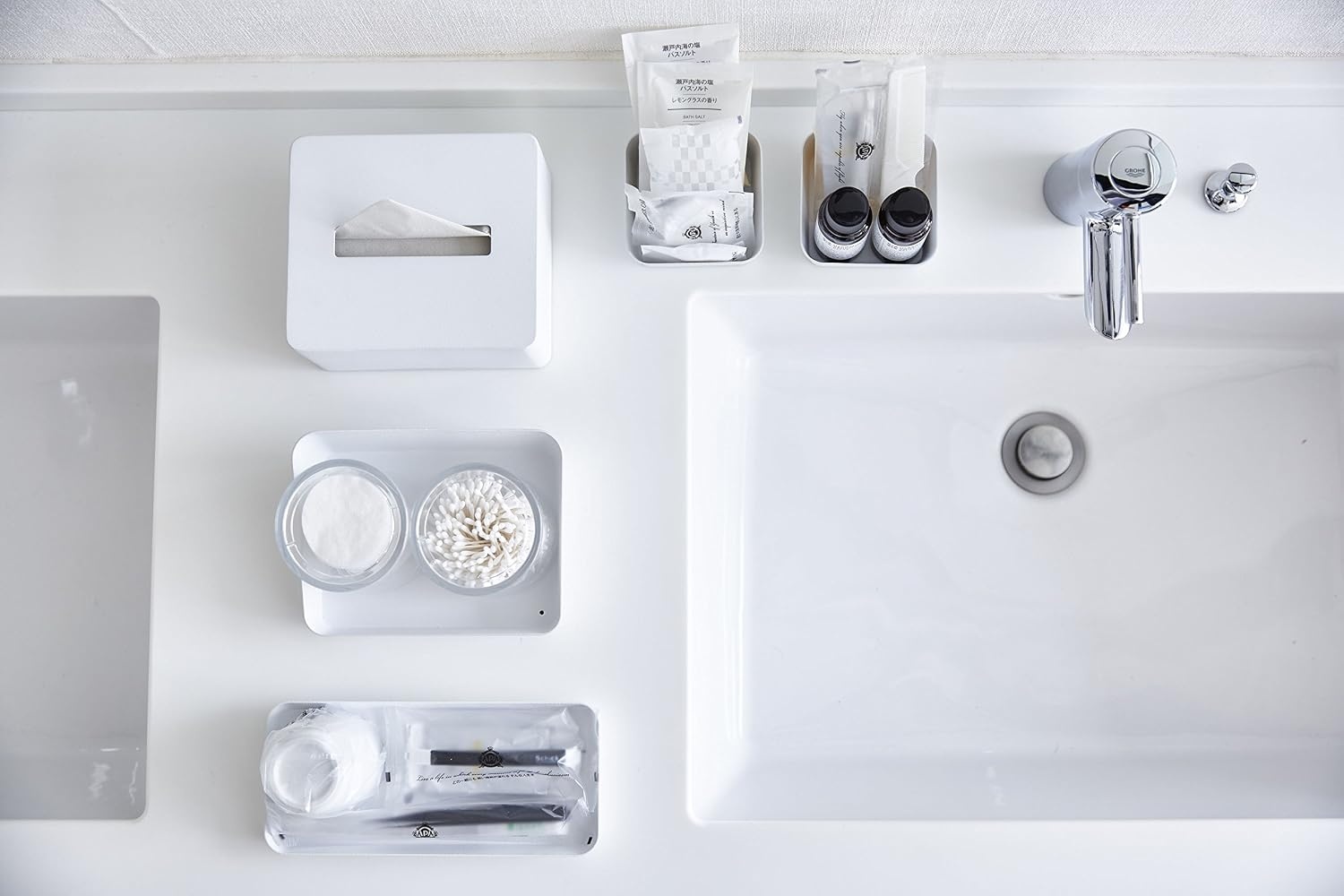 image:imageYAMAZAKI Home Tower Space Saving Vanity Tray 35 X 35 SteelWhite