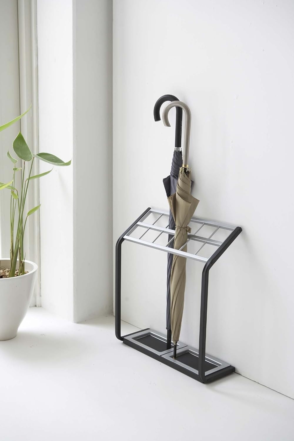 image:imageYAMAZAKI home 12Slot Metal Umbrella Holder Silver